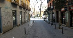 Piso en venta en calle Velarde, Madrid.